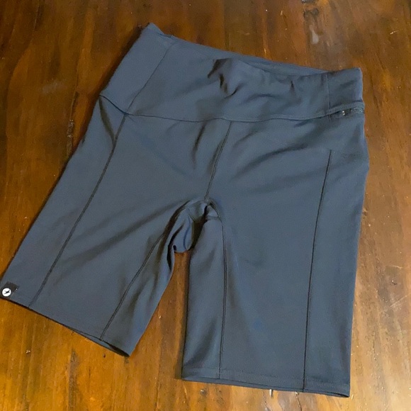 oiselle Pants - OISELLE BLACK ATHLETIC | BIKER SHORTS💥